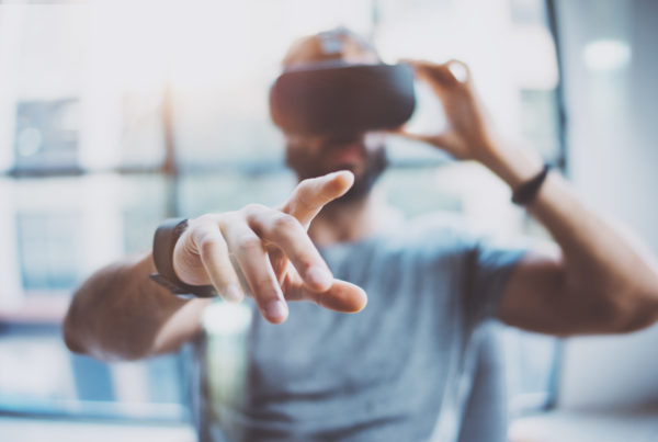Ways that Virtual & Augmented Reality Can Engage Consumers